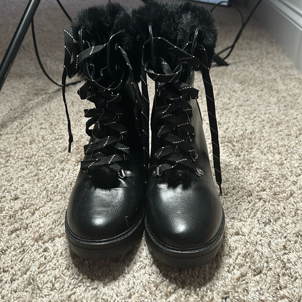 Black winter boots by Espirit